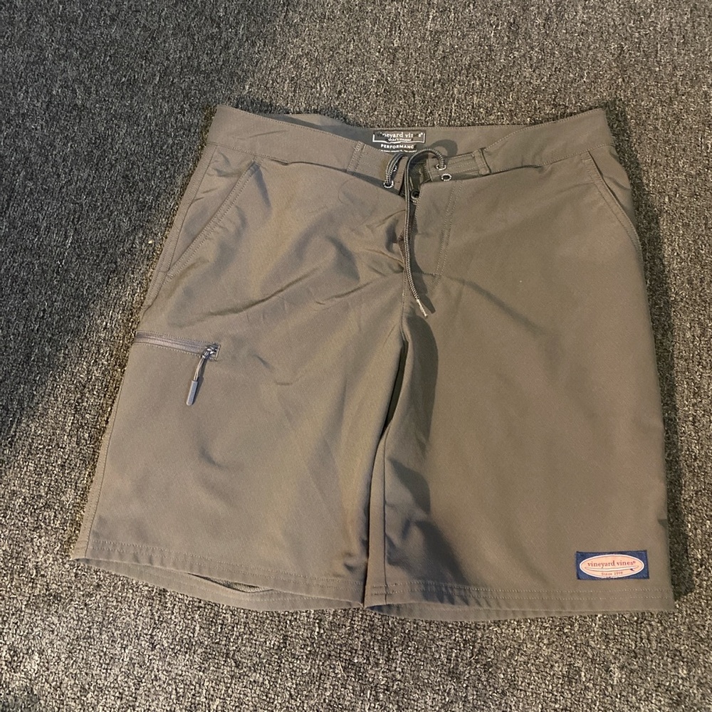 Vineyard vines